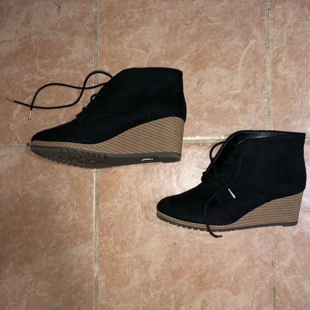 Dr. Scholls Black Wedges (6.5) - Picture 2 of 3